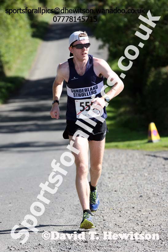 John Cook (Sunderland Strollers) 3rd in the Tynedale 15 Mile Road Race, Hexham. Photo: David T. Hewitson/Sports for All Pics